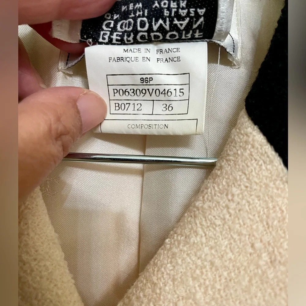 Vintage CHANEL Ivory & Black Bouclé Tweed Skirt Suit - Picture 8 of 13